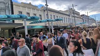 NZ Convocation 🇳🇿 | Graduation ਤੋਂ ਬਾਅਦ ਸੜਕਾਂ ‘ਤੇ ਐਵੇਂ ਹੁੰਦਾ ਮਾਹੌਲ 🎓