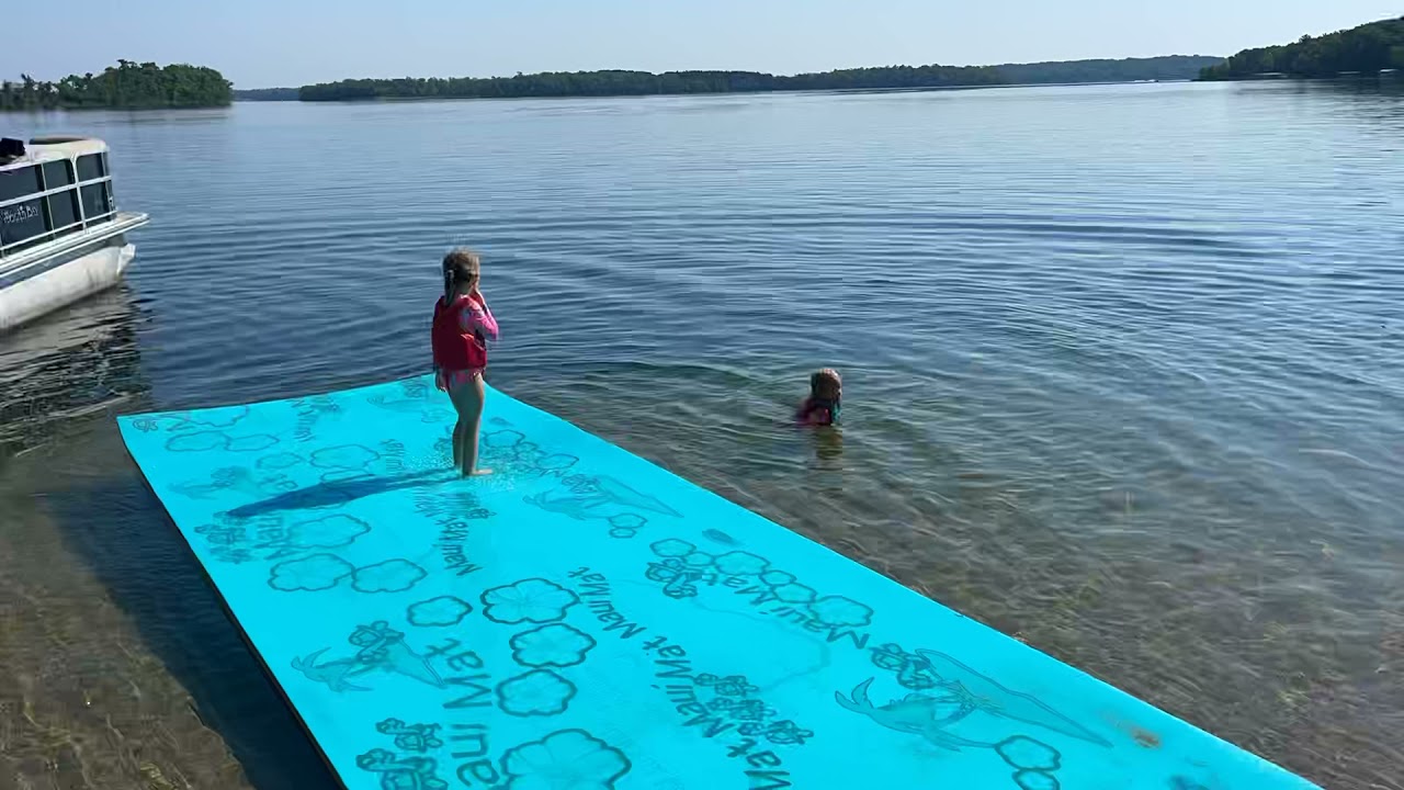 Olivia and Harper on the Maui Mat Cotton Lake 2021