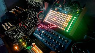 Ruby Room - Synthwave Jam (Sub 37, DFAM, TEO 5, Deluge, Bree6, NYX,)
