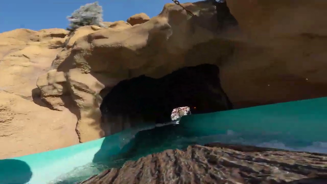 Timber Mountain - Knott's Berry Farm CA (4-LeggyKai)