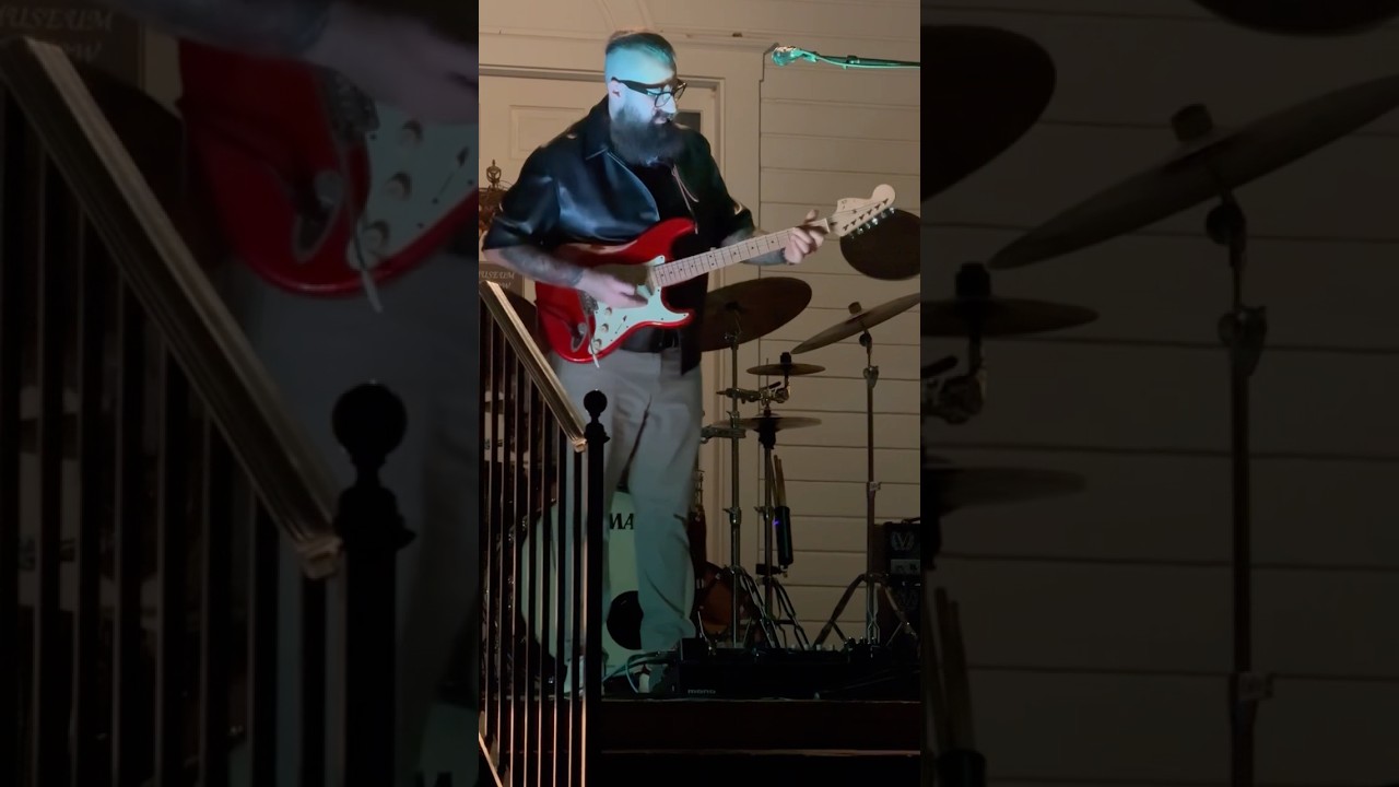 HENDRIX TONE! Courtesy of the new 