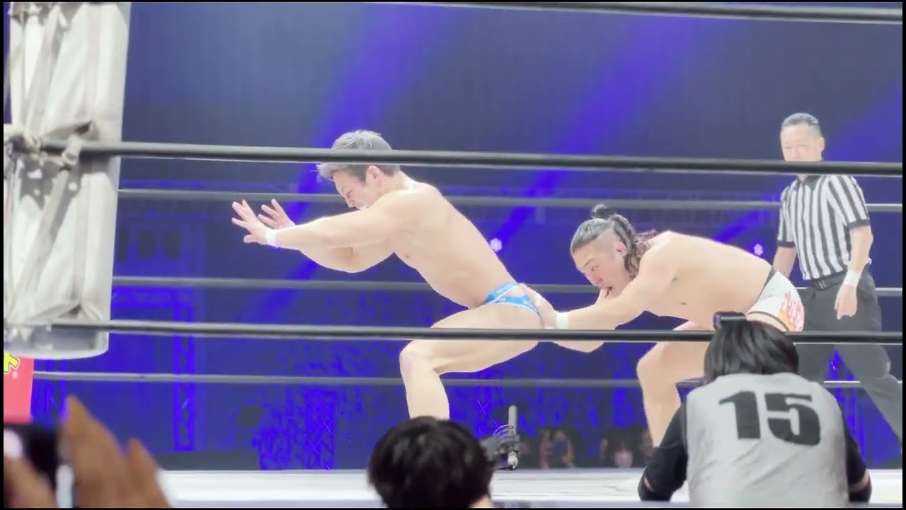 石田有輝と竹田“シャイニングボール”光珠のどすこい対決は竹田が押し込むも気合いのどすこい！で石田が押し返す DDT「MEGA MAX BUMP 2023 in YOKOHAMA」 2023年5月3日