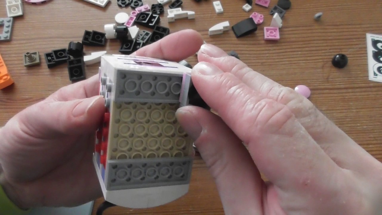 Unbox & Build Lego Mini Piggy Bank 40251 - YouTube