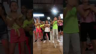 Mãozinha pra frente pra frente 🥰 #kids #danca #criançadançando