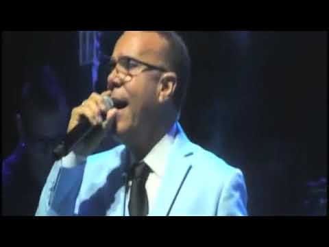 Alex de Castro, Solo