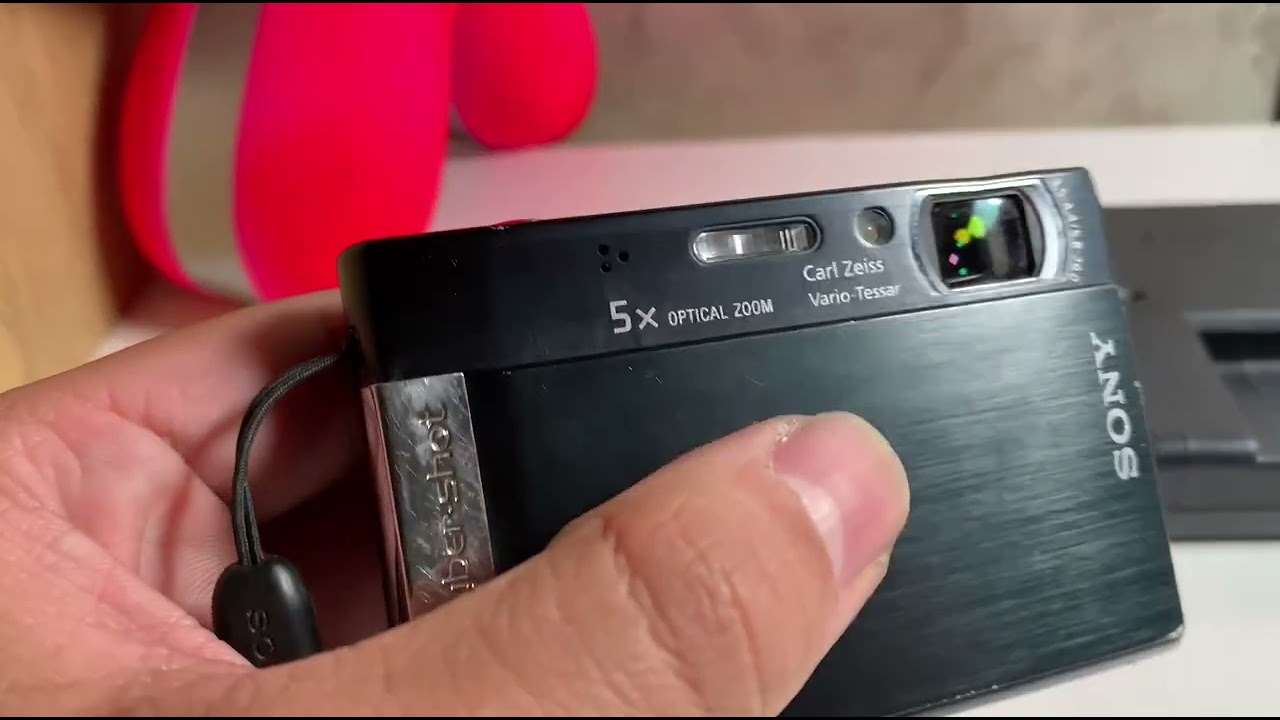 Sony Cyber-SHOT DSC-T100 8.1MP Digital Camera - BLACK FLASH ERROR