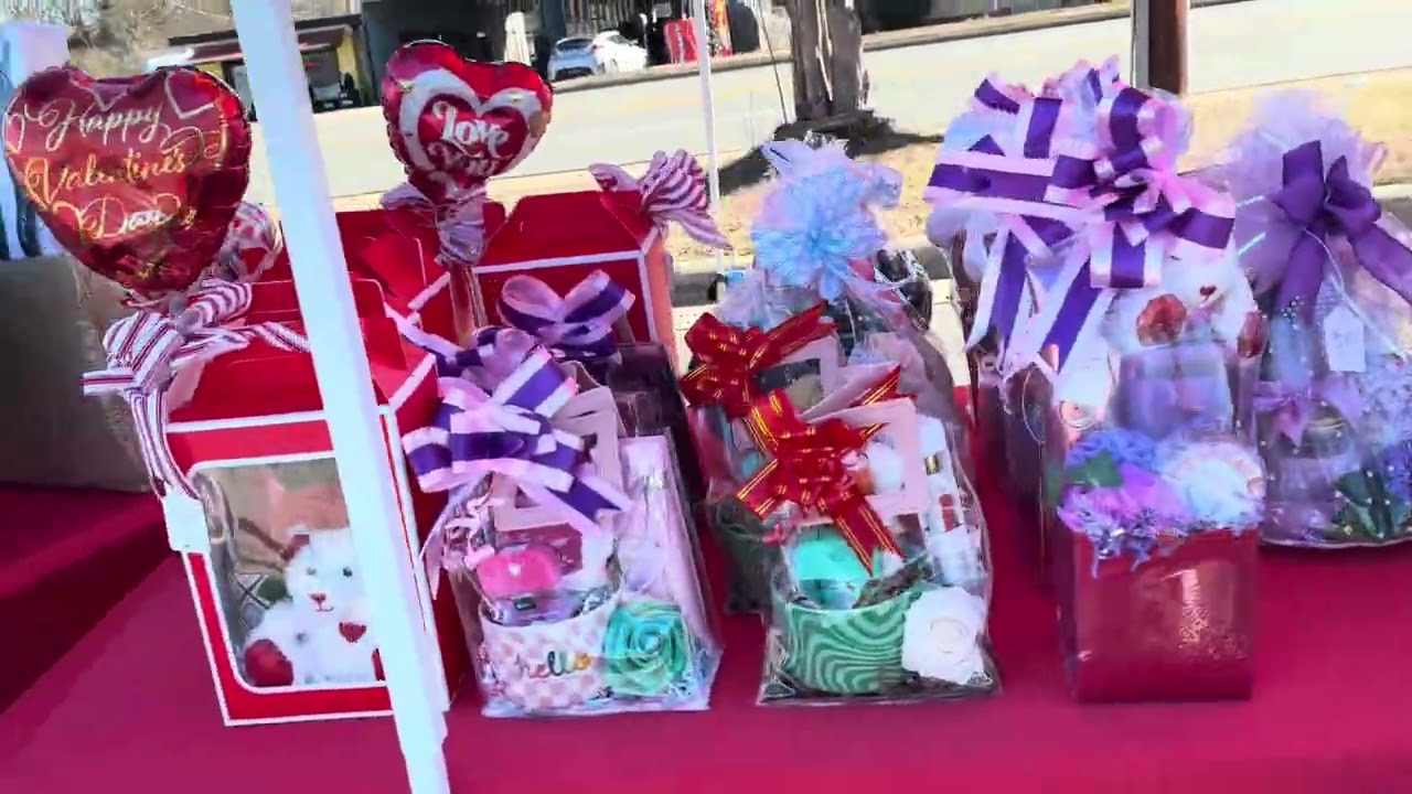 День 2. Уличные распродажи в честь Дня святого Валентина #тренды #вирусноевидео