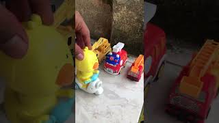 Waaww ,Drama Mobil-Mobilan , Ternyata Bebek Juga Ikut Oleng ,