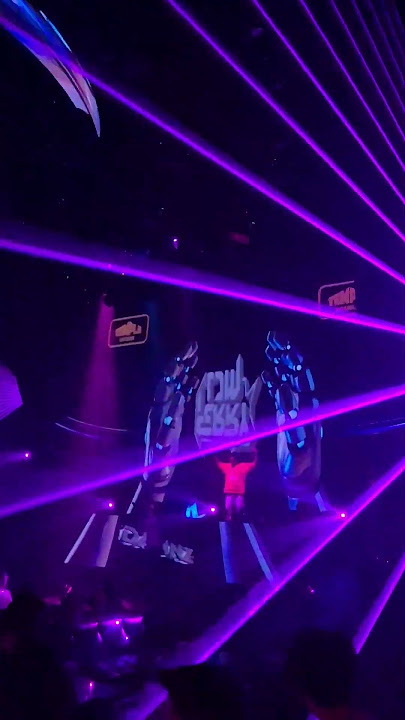 Dj Ferry On the mix.