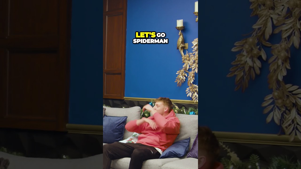 Unleashing the Ultimate Holiday Hero  Introducing Santa in the Santaverse!