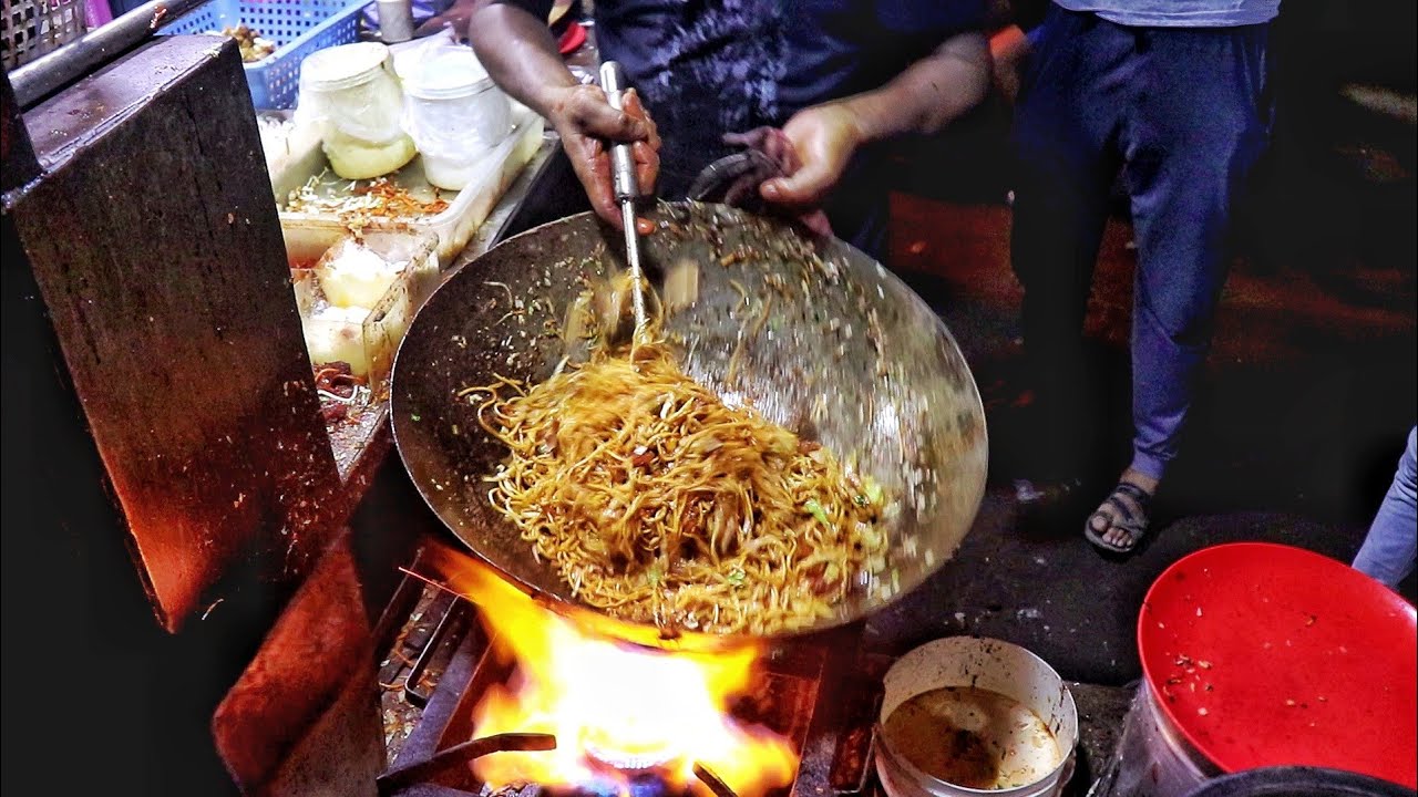 Roadside Famous Indo Chinese Cuisine | Delicious Manchurian Noodles | Indian Street Food | Street Food Fantasy