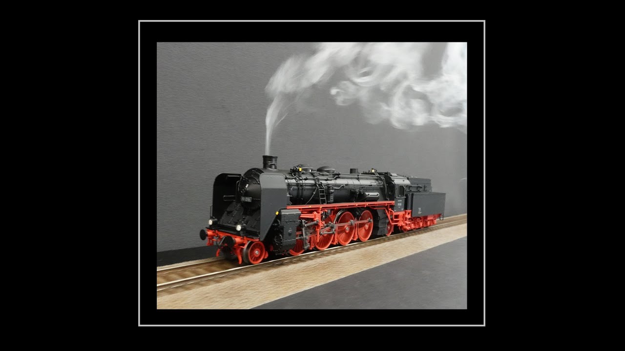 Trix HO 25019 DR Br19.0 DCC Sound and dynamic smoke - YouTube