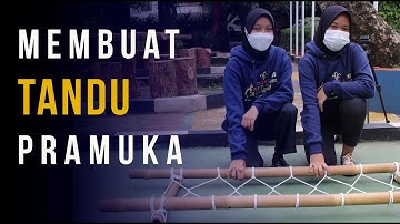 Membuat tandu Pramuka