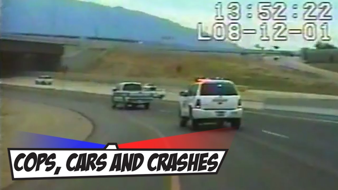 Car crashes into bridge at high speed YouTube