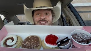 CRUMBL REVIEW 256: Brownie Dippers, Strawberry Shortcake, Kit Lat, Cinnamon Roll