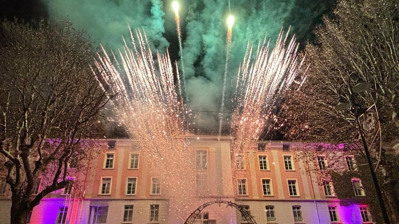 Feu d’artifice et Conte Pyrotechnique : la Féérie de Noël de Digne-les-Bains 2025 (Extrait)