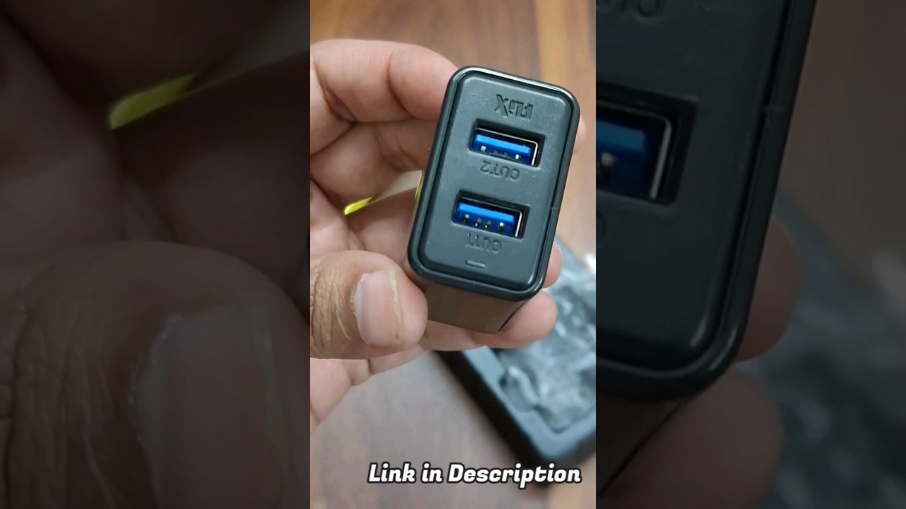 Dual Port Charger Flix Bolt 2.4 with C type cable 