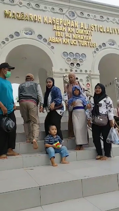 Ziarah ke makam Abuya Uci  Cilongok