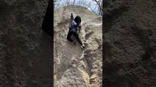 小川山ボルダー【穴社長】二段(V9)　145cm女子