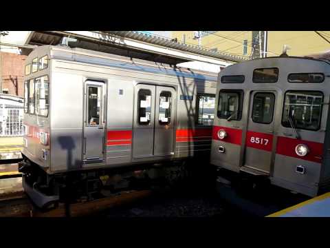 東急田園都市線たまプラーザ駅にて２００２F渋谷行き