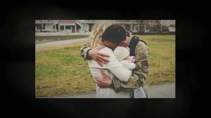 Military Homecoming // Torroll Family // Jess Rene...