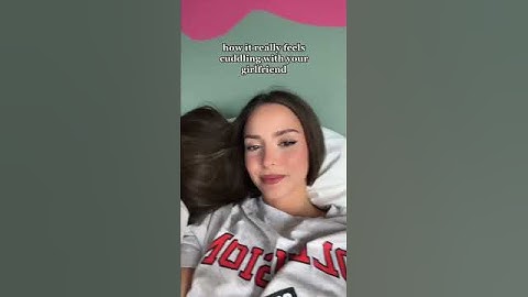 How it really feels cuddling with your girlfriend…🫢😂❤️