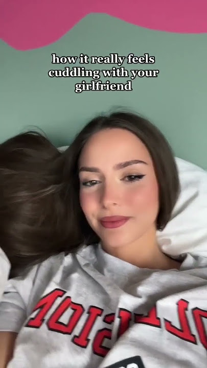 How it really feels cuddling with your girlfriend…🫢😂❤️