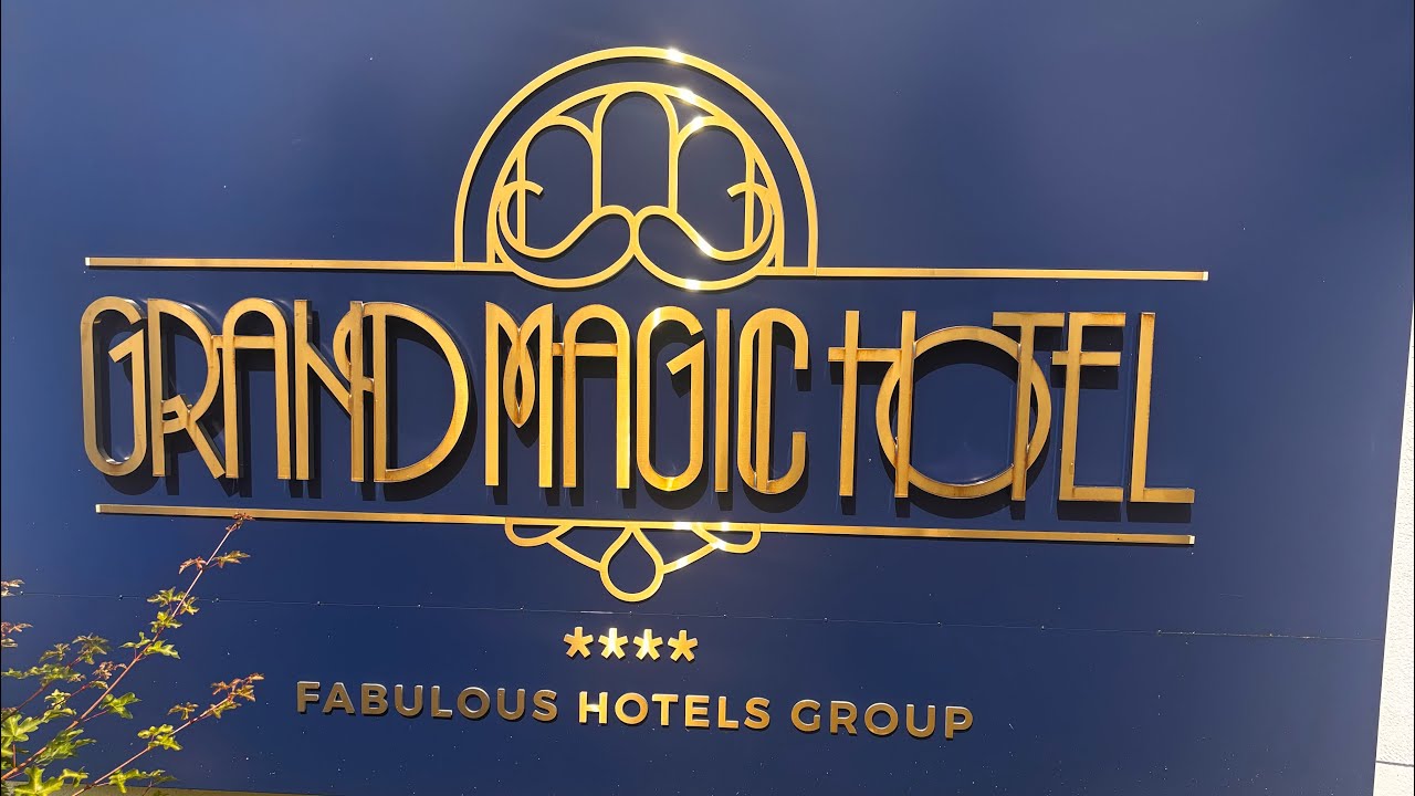 Grand magic hotel Disneyland Paris
