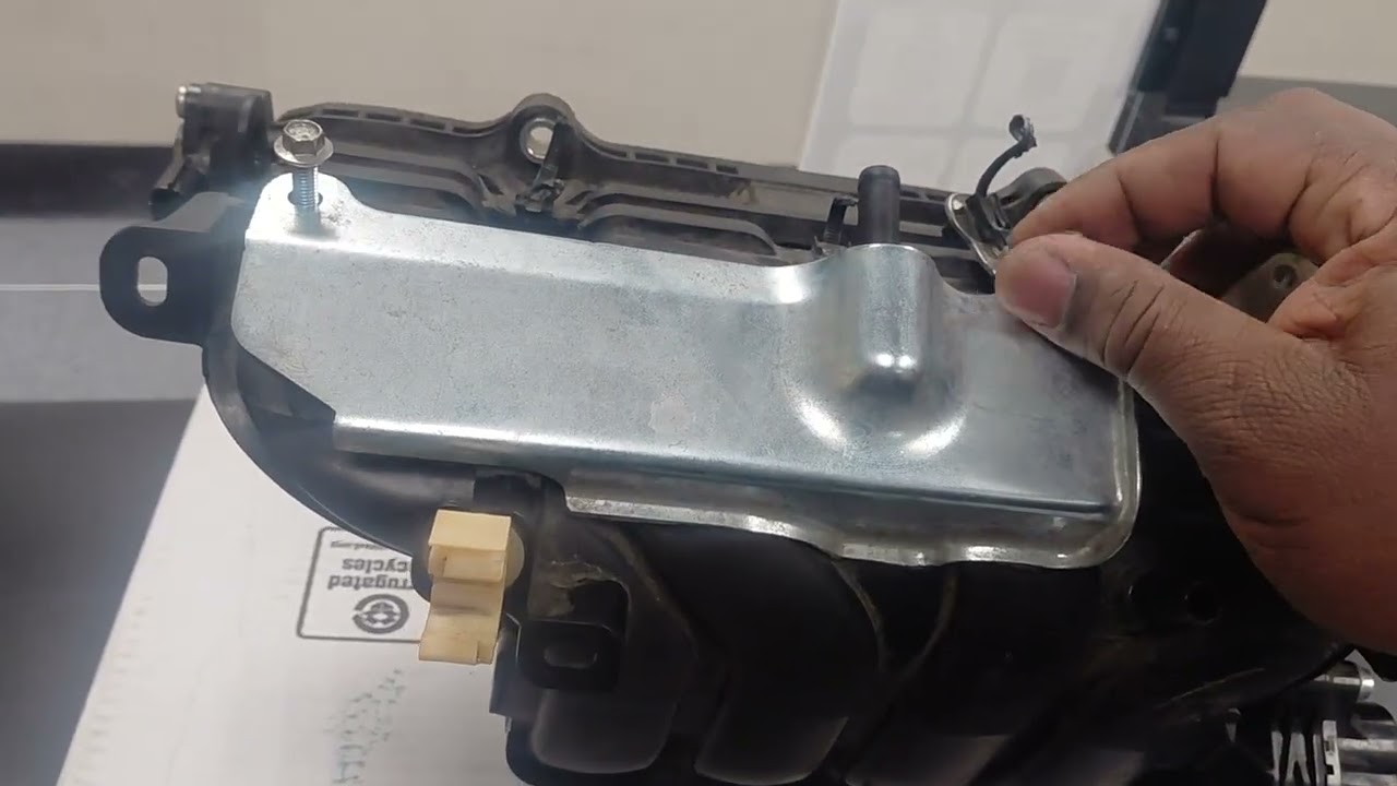 2021 Nissan Kicks Intake manifold removal