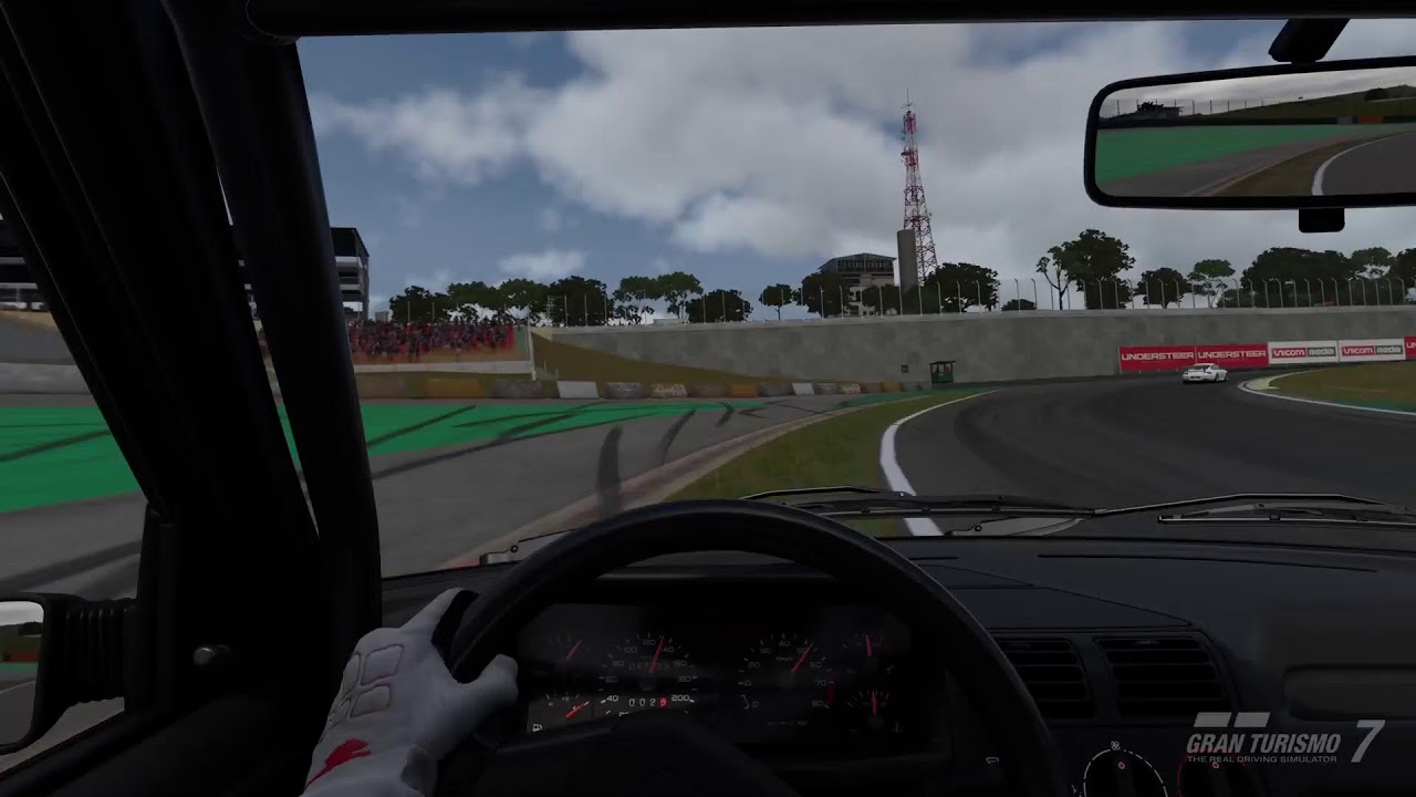 Gran Turismo 7,205 GTI préparé 360 CV avec le nos 