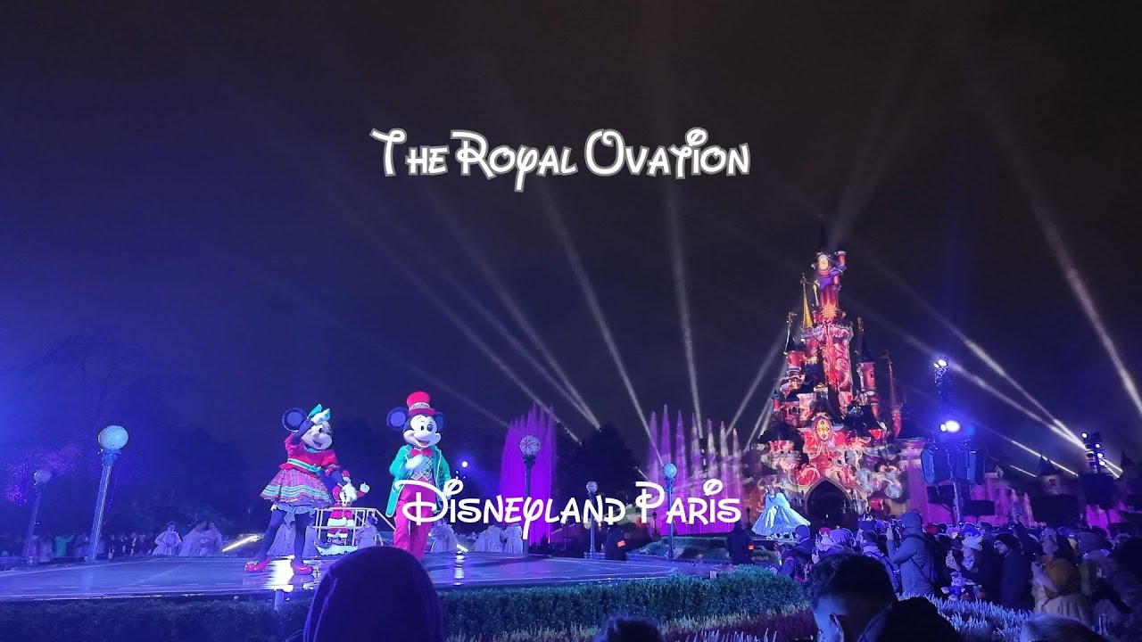 The Royal Ovation  - Christmas Night - Disneyland Paris - 4K