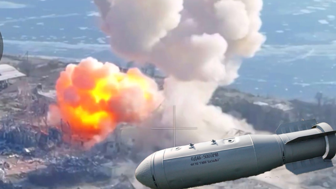 Су-34 атакует бомбами ОДАБ-500 здания операторов дронов Украины