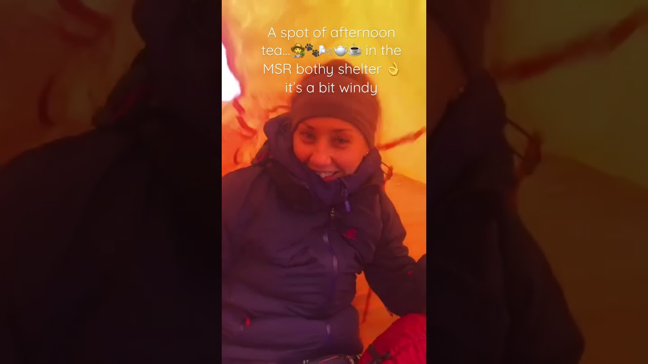 A spot of afternoon tea 👩‍🌾🌬🫖☕️ in the MSR emergency bothy…it’s a bit windy!!!