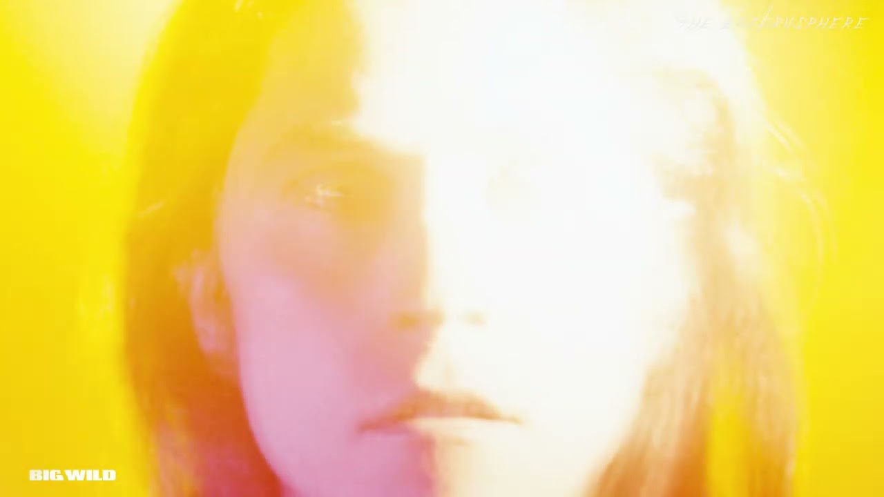 Big Wild - Applause (Official Visualizer) adlı videoyu YouTube'da izle Big Wild - Applause (Official Visualizer) adlı videoyu YouTube'da izle