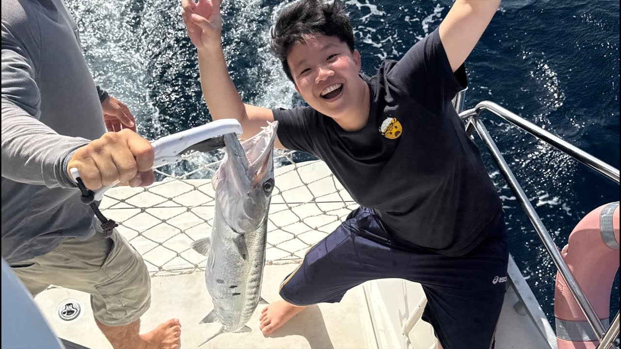 「Voyager Jia 小里歐船長一家」正在船釣直播! 縮圖