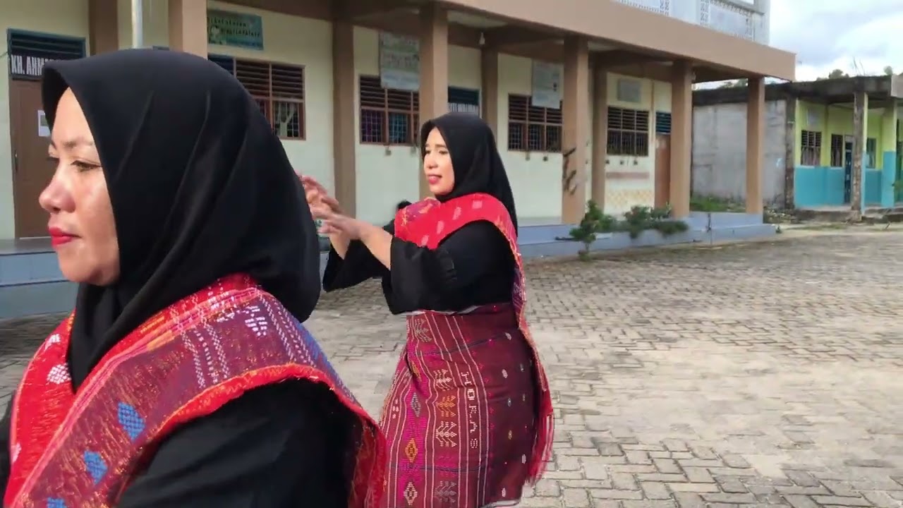 Tari Salak Sibakua Tapsel