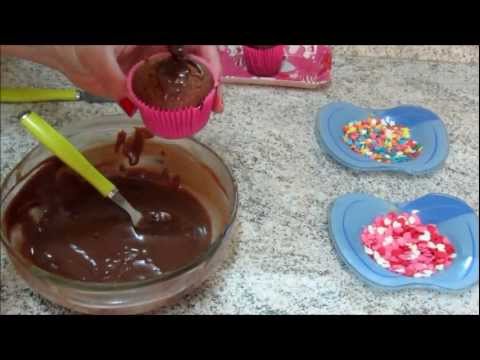 Vídeo: Como Fazer Um Cupcake De Cacau
