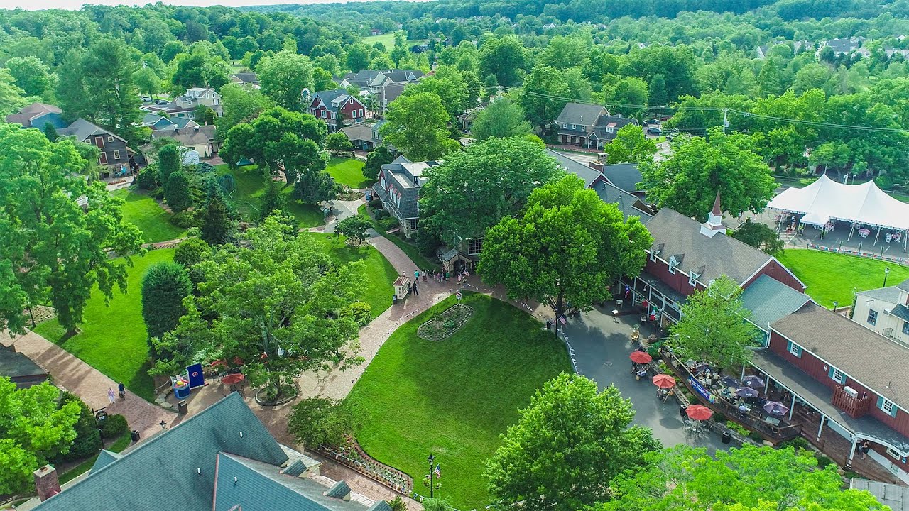 Peddlers Village charms families with sprawling shopping experience