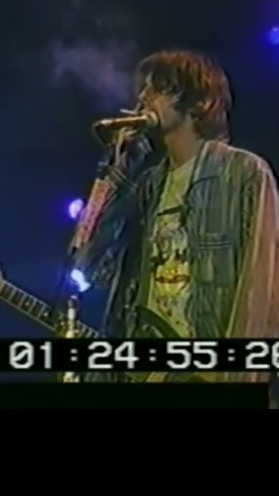 Kurt Cobain smoking and singing