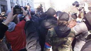 Нападение пророссийских активистов на журналистов ТРК Украина и НТН