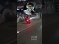 ¡Casi se chocan! La locura de una persecución en moto