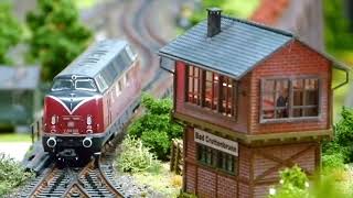 Märklin-Eisenbahn "Eine Fahrt über die Alpen"