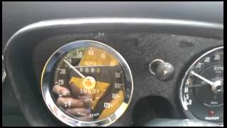 MGB GT 1973 - Bouncing and waving speedo