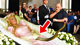 Už se ji chystali pohřbít, když najednou had zastavil pohřeb. Pak se stalo neuvěřitelné!