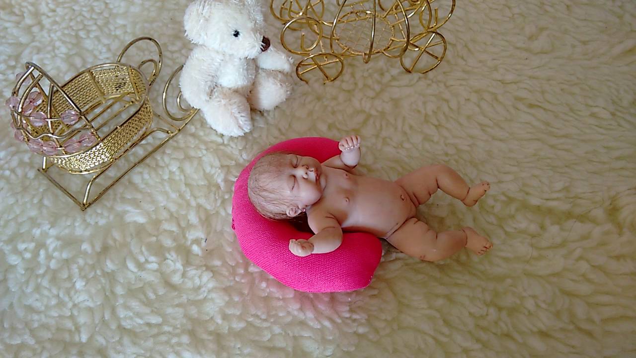 bebe reborn miniatura