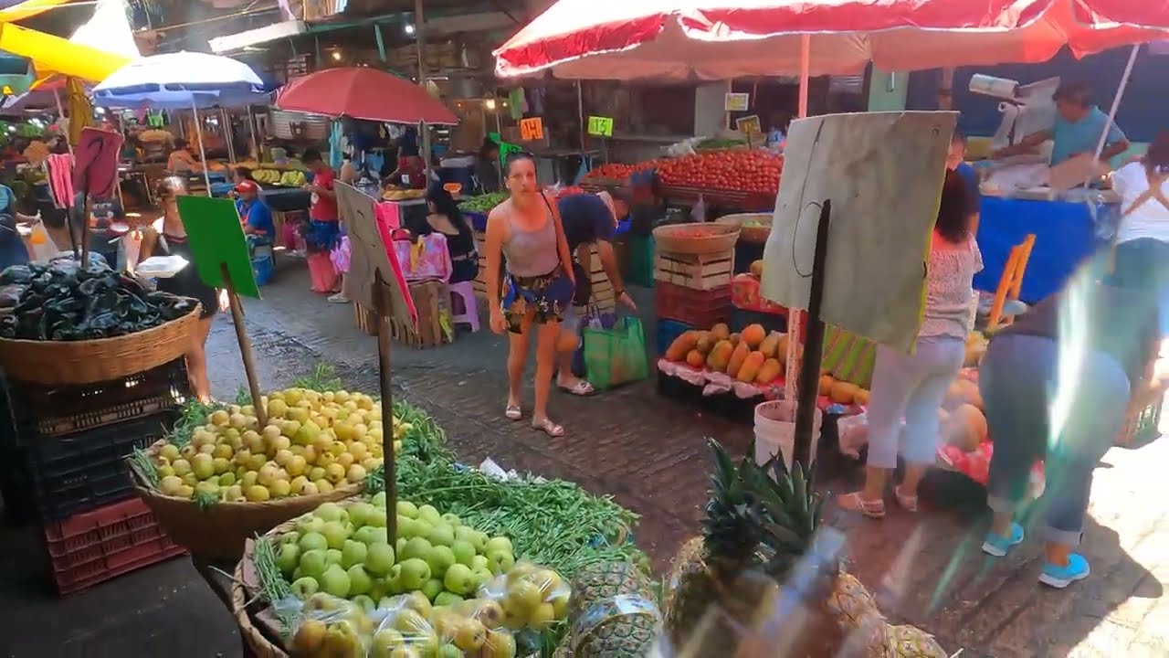 Comprando en El Mercado en Acapulco @RecorriendoAcapulco