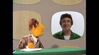 The Muppet Show - 106: Jim Nabors - News Flash: Flying Saucer (1976)