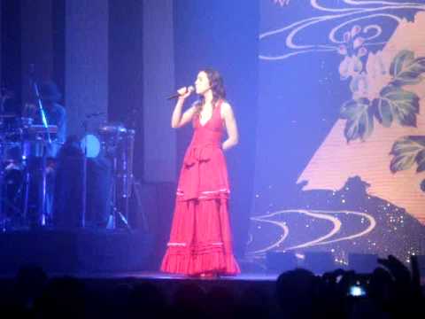 Roberta Sá- Casa Pré-Fabricada