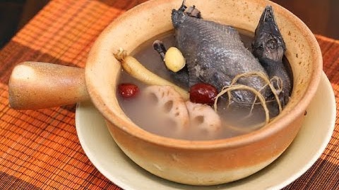 Cách làm gà ác tiềm thuốc bắc bổ dưỡng mà hấp vẫn vô cùng