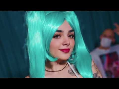 Video De Karely Ruiz Del Tatuaje De Fan - YouTube